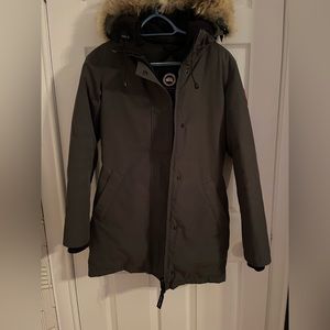 Canada Goose Victoria Parka in Graphite Grey XS